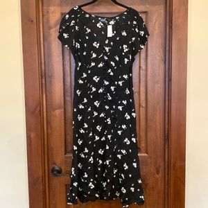 GAP NWT, black/white floral dress, L